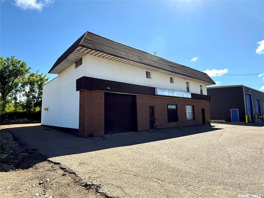 300 Railway Avenue E North Battleford SK S9A 3C8