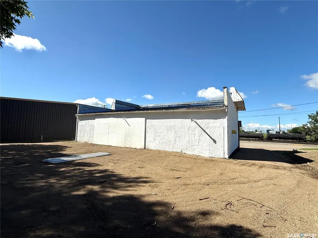 300 Railway Avenue E North Battleford SK S9A 3C8