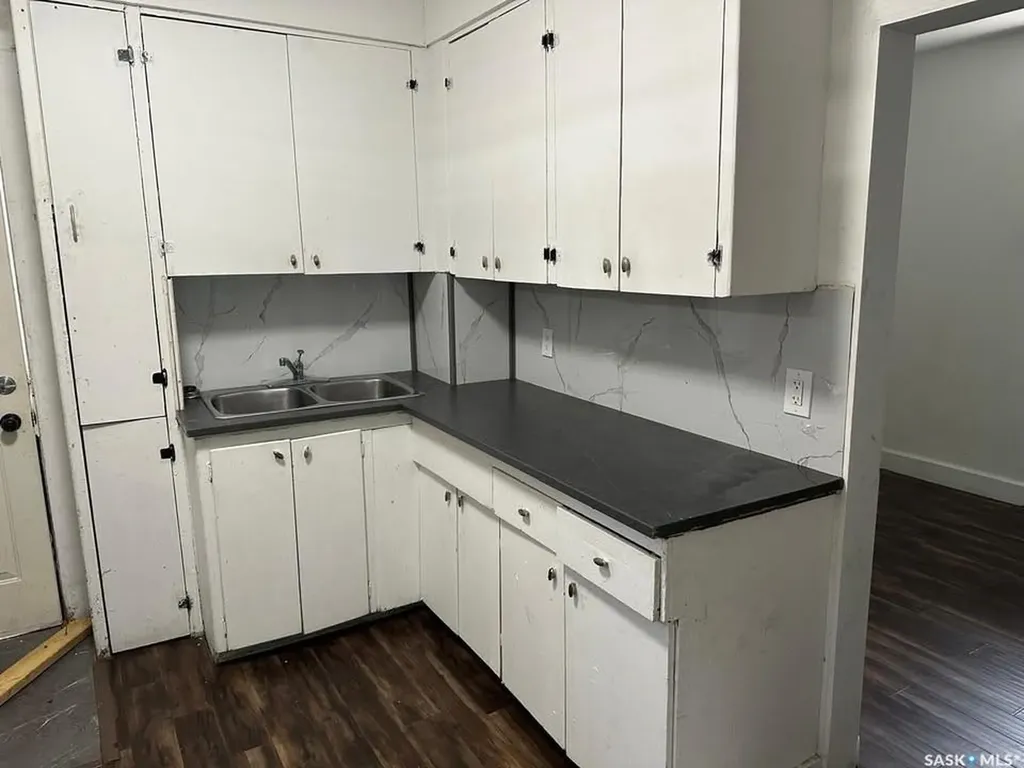 2109 20th Street Saskatoon SK S7M 1A7