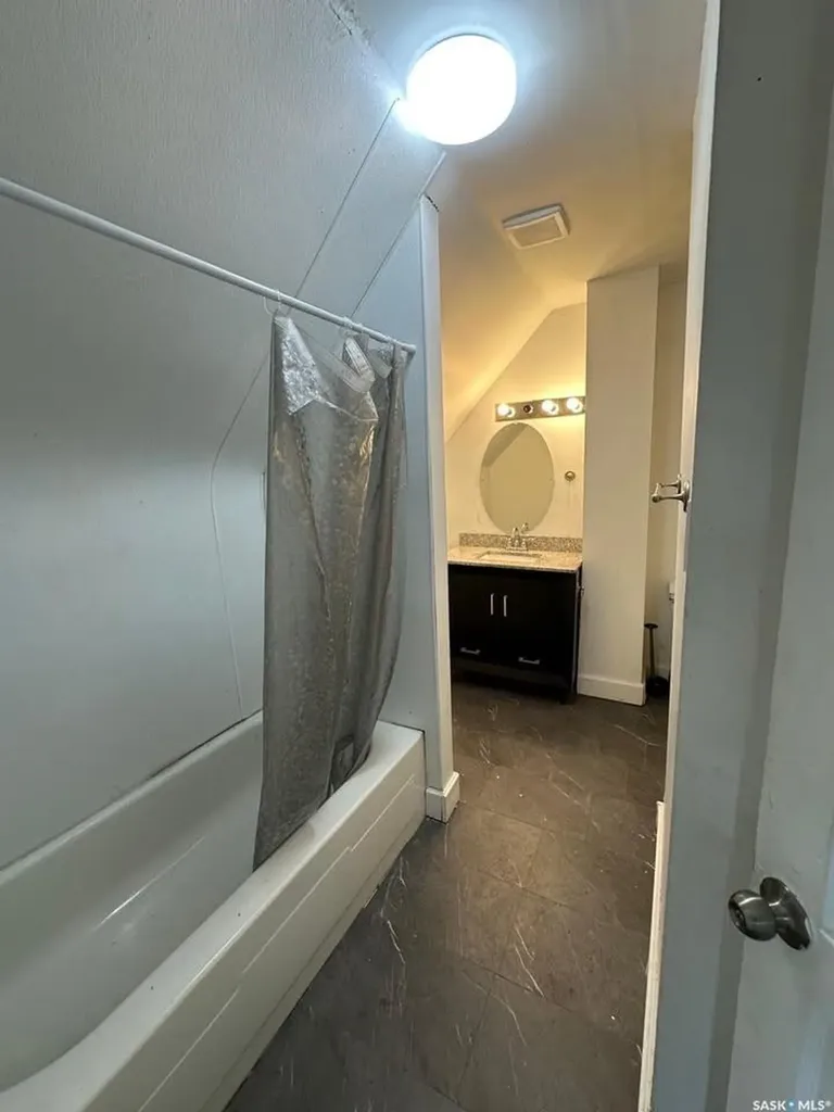 2109 20th Street Saskatoon SK S7M 1A7
