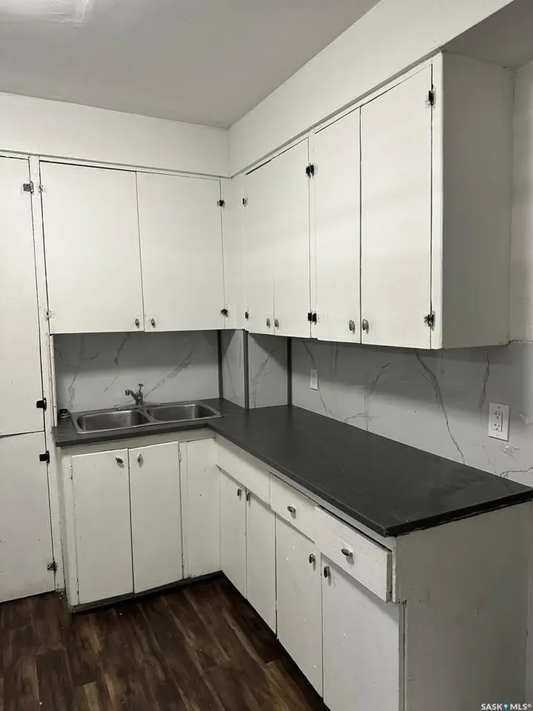 2109 20th Street Saskatoon SK S7M 1A7
