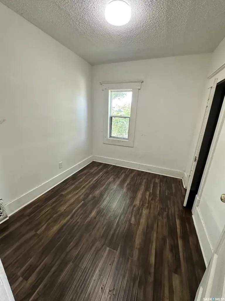 2109 20th Street Saskatoon SK S7M 1A7