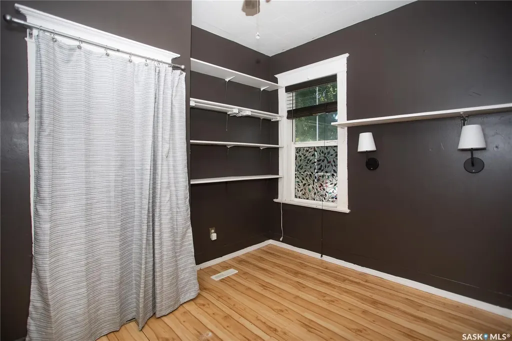 1102 19th Street W Saskatoon SK S7M 1C4