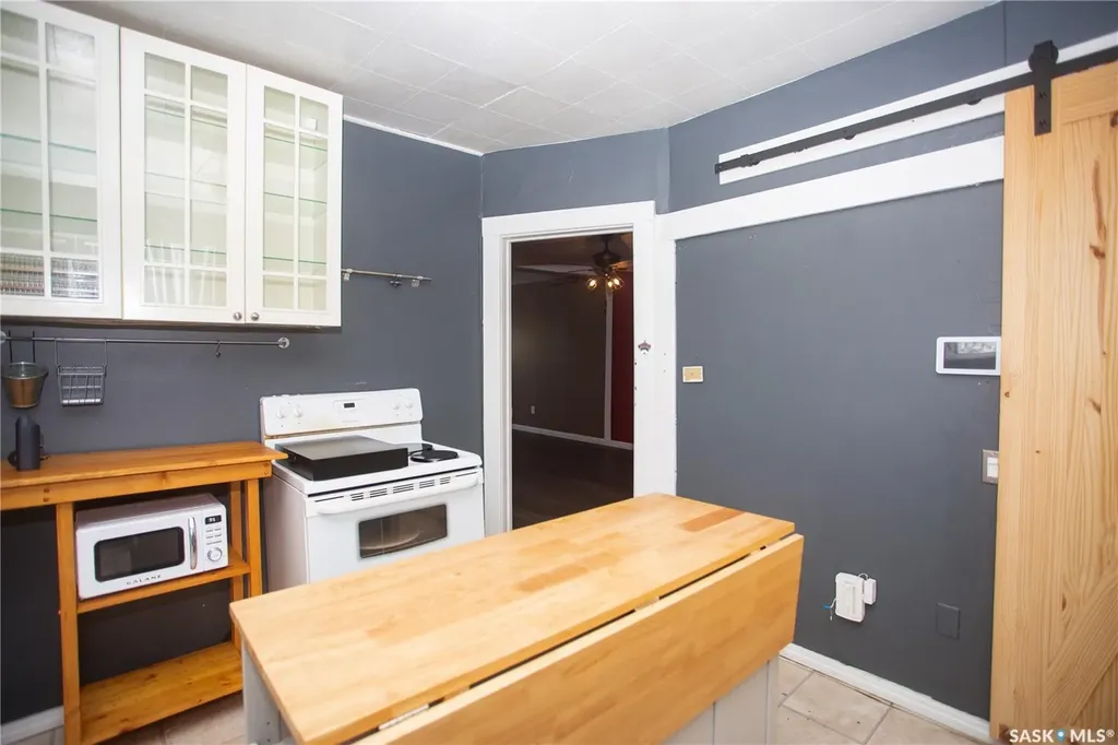 1102 19th Street W Saskatoon SK S7M 1C4
