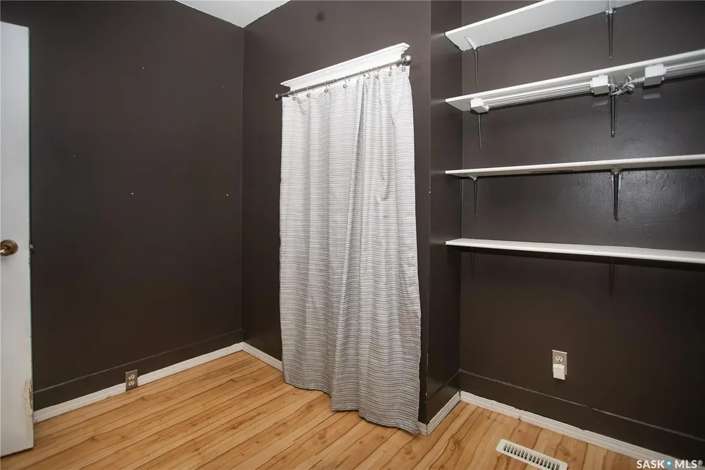 1102 19th Street W Saskatoon SK S7M 1C4