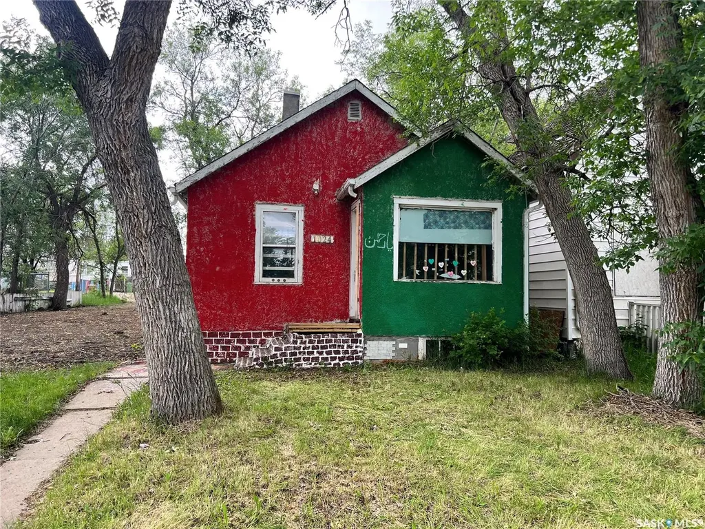 1024 Athol Street Regina SK S4T 3B9