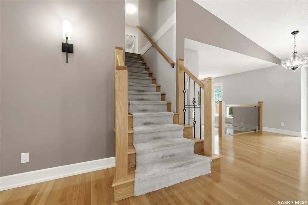 1010 Wascana Highlands Regina SK S4V 2J6