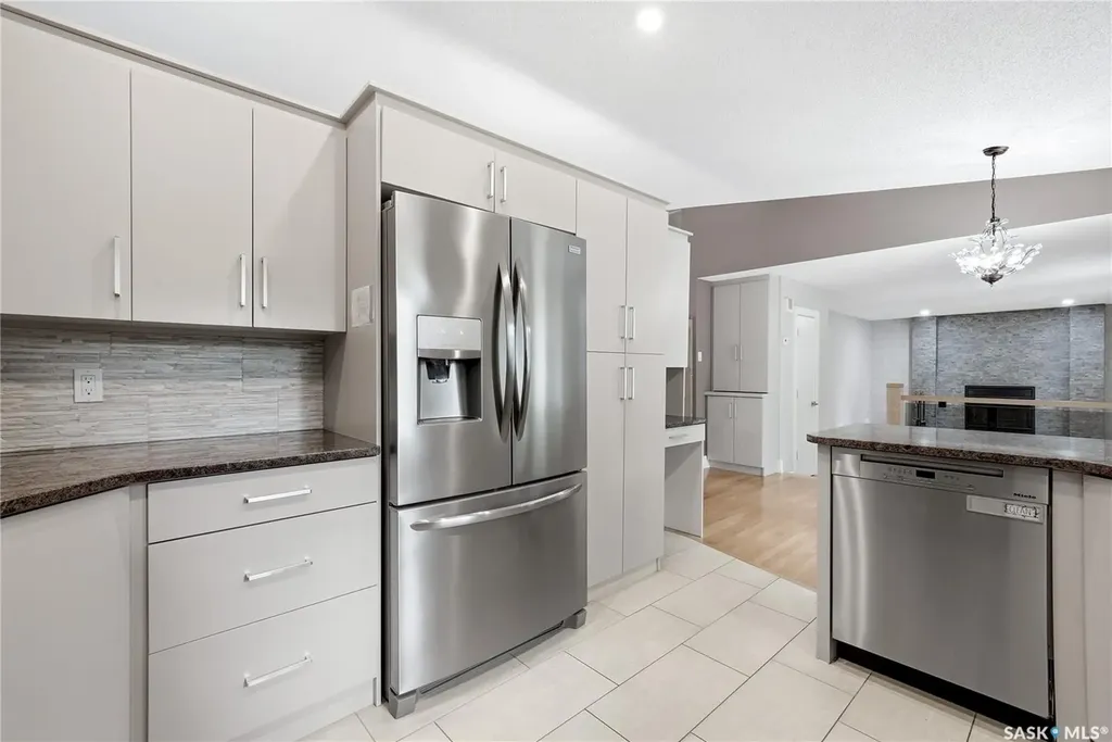 1010 Wascana Highlands Regina SK S4V 2J6