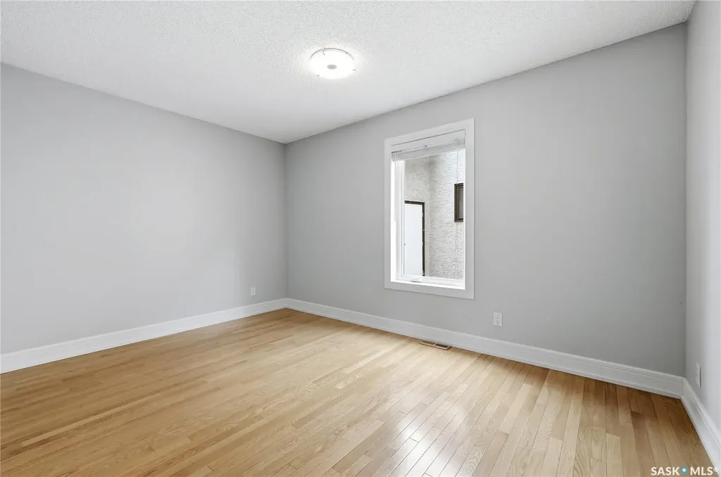 1010 Wascana Highlands Regina SK S4V 2J6