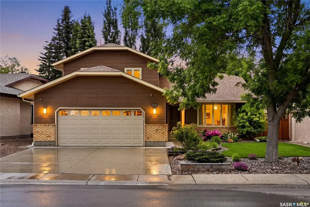 1010 Wascana Highlands Regina SK S4V 2J6