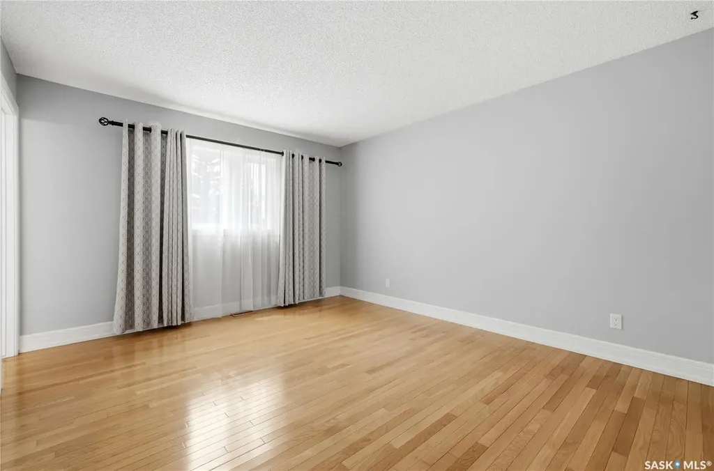 1010 Wascana Highlands Regina SK S4V 2J6