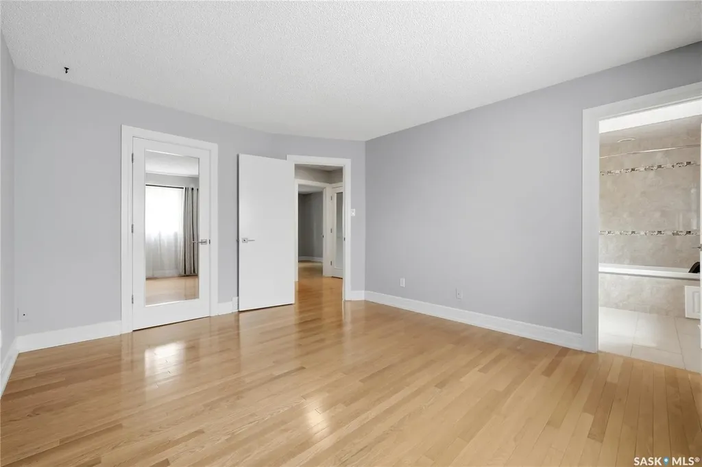 1010 Wascana Highlands Regina SK S4V 2J6