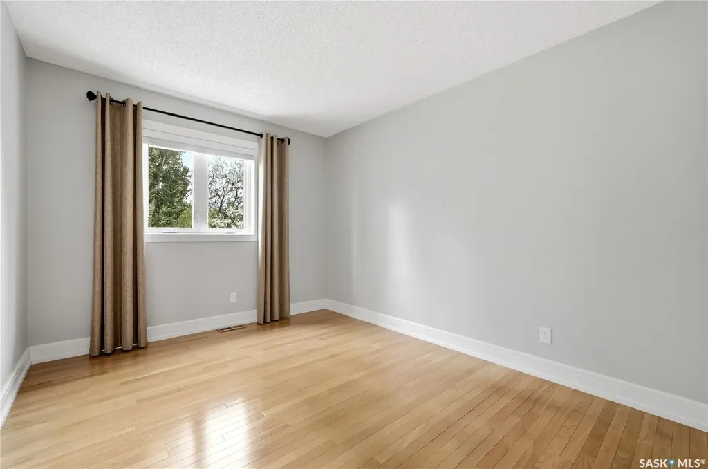 1010 Wascana Highlands Regina SK S4V 2J6