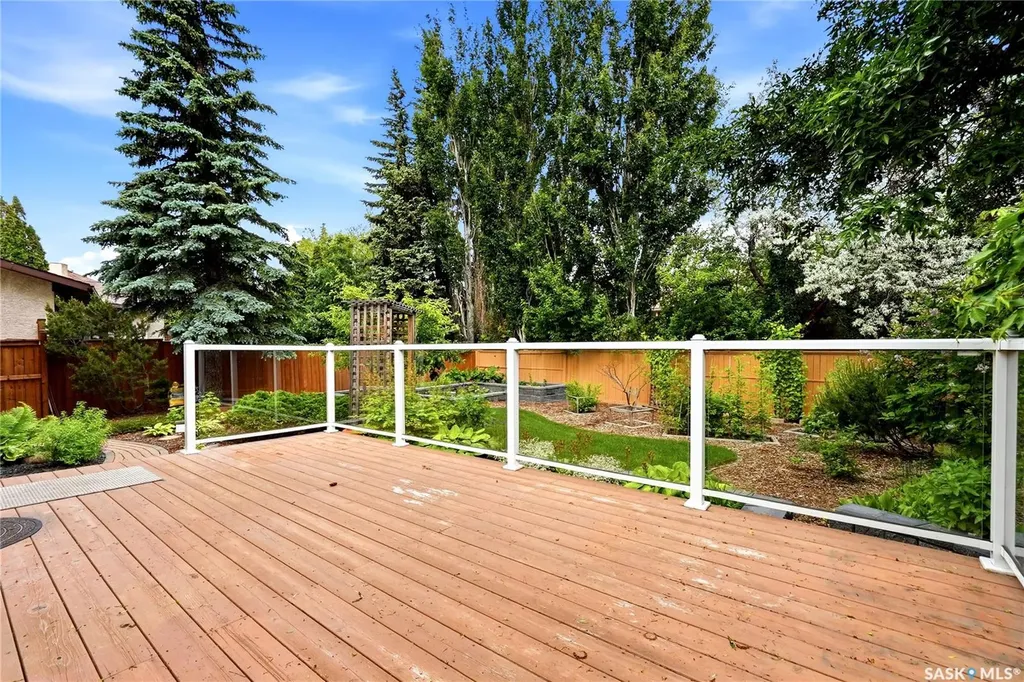 1010 Wascana Highlands Regina SK S4V 2J6