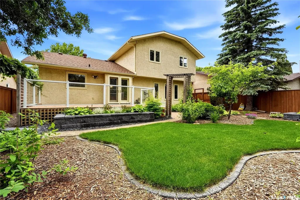 1010 Wascana Highlands Regina SK S4V 2J6