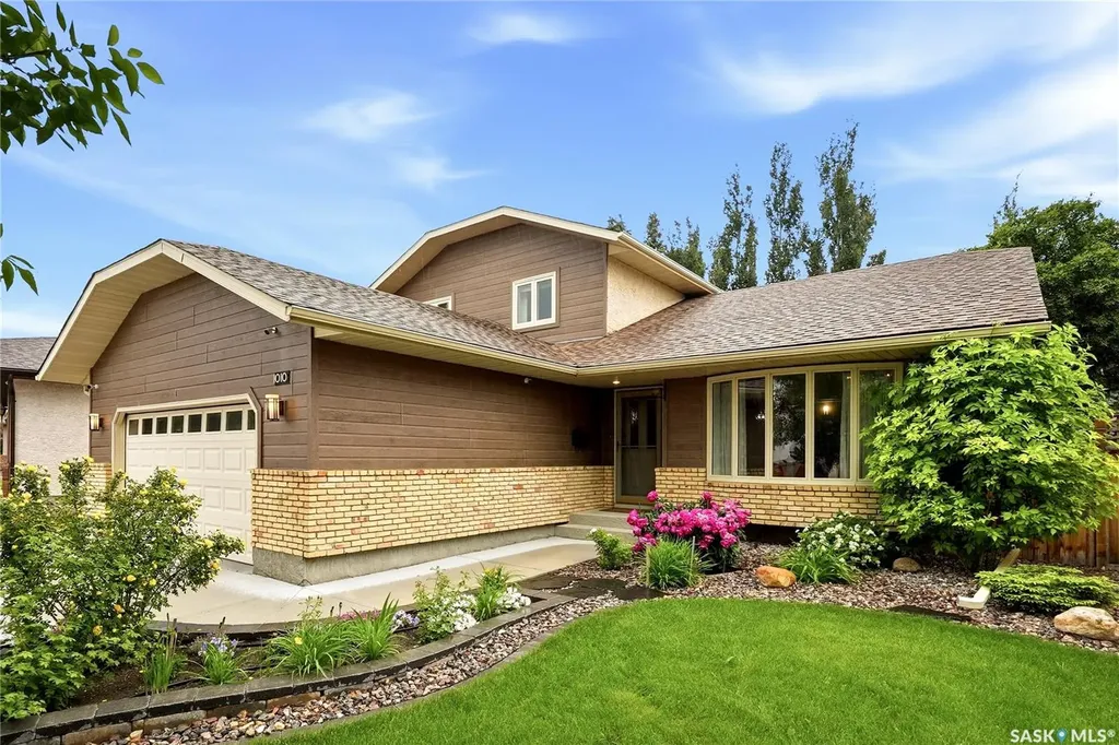 1010 Wascana Highlands Regina SK S4V 2J6