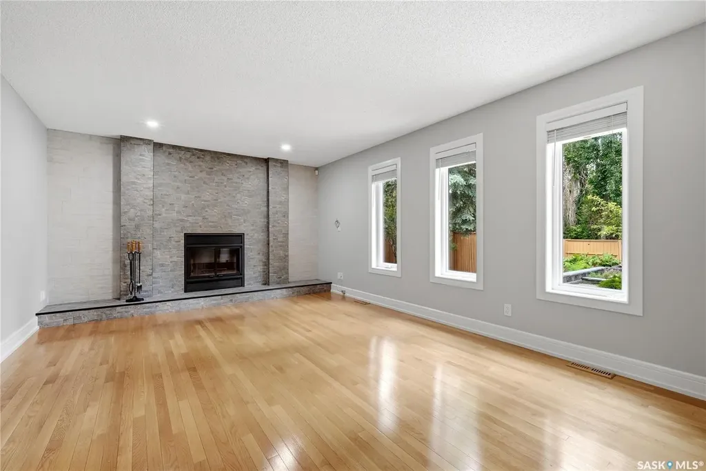 1010 Wascana Highlands Regina SK S4V 2J6
