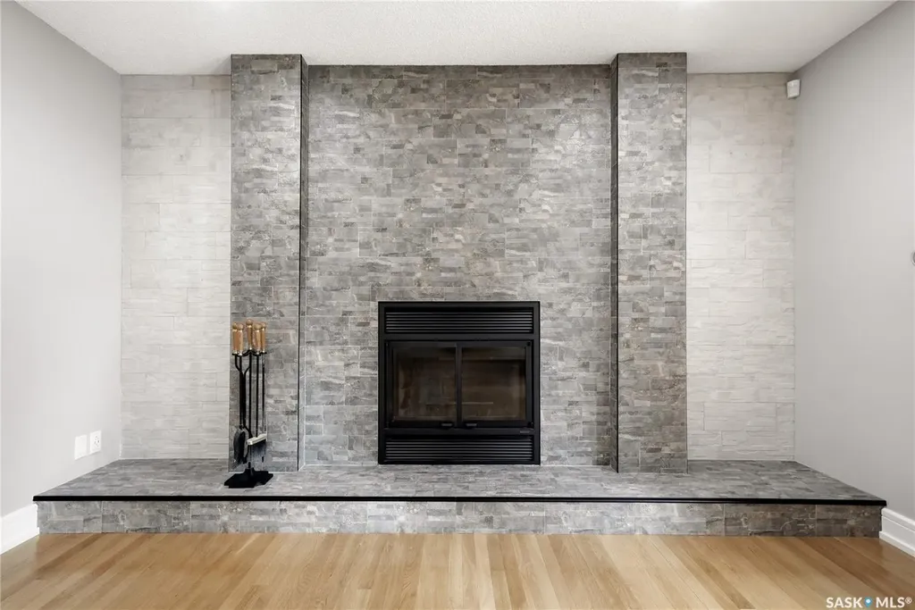 1010 Wascana Highlands Regina SK S4V 2J6