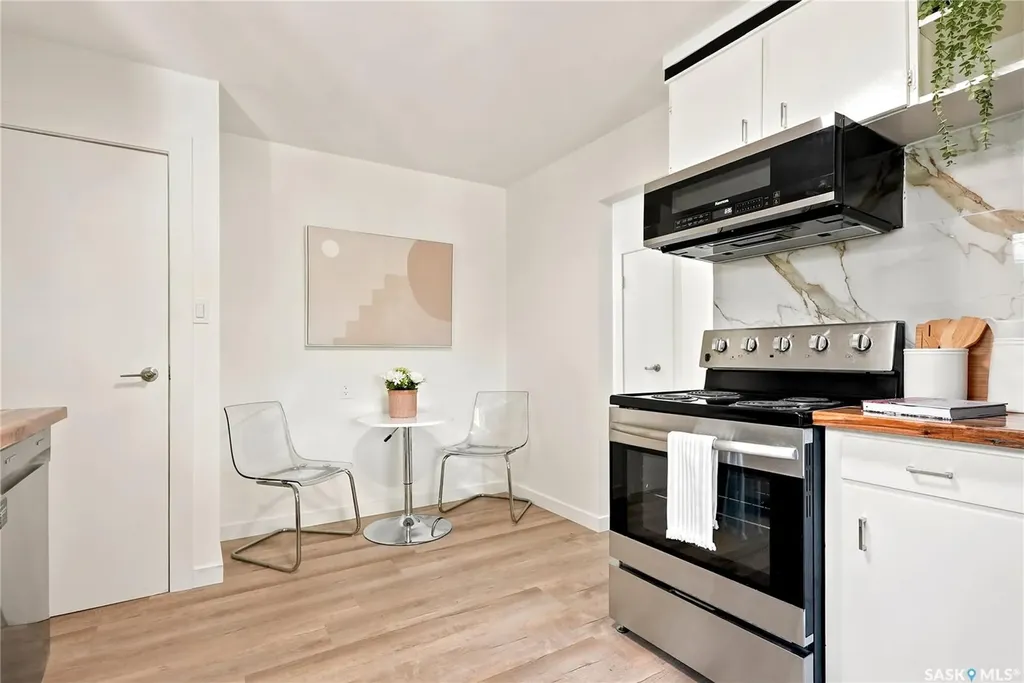 27 Walker Crescent Saskatoon SK S7L 4H7