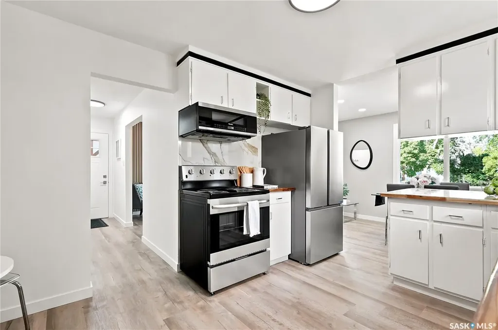 27 Walker Crescent Saskatoon SK S7L 4H7