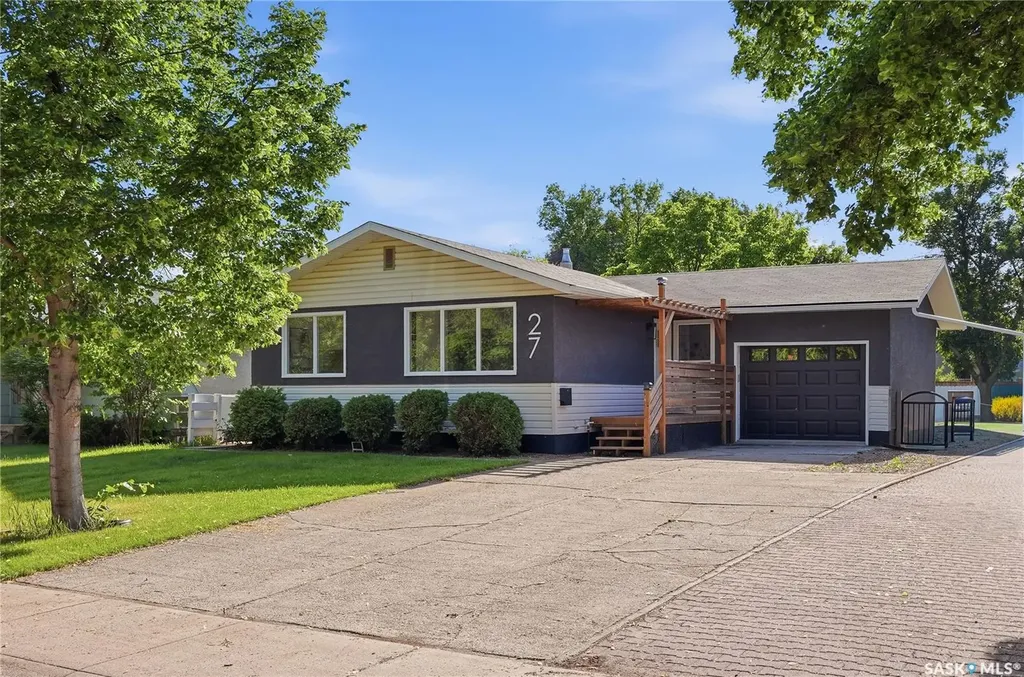 27 Walker Crescent Saskatoon SK S7L 4H7