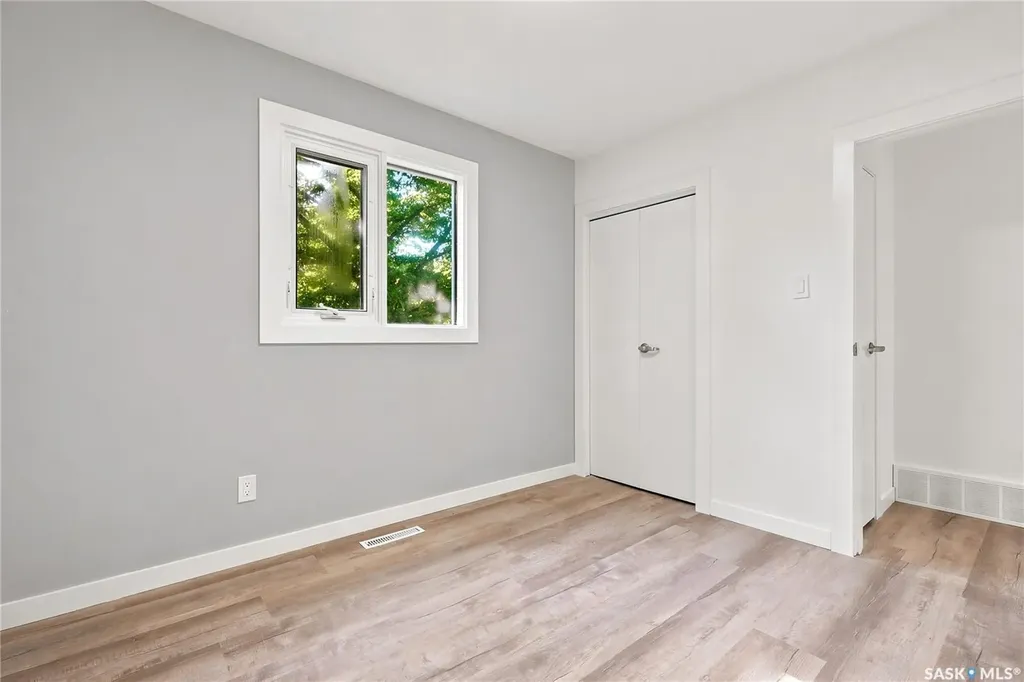 27 Walker Crescent Saskatoon SK S7L 4H7