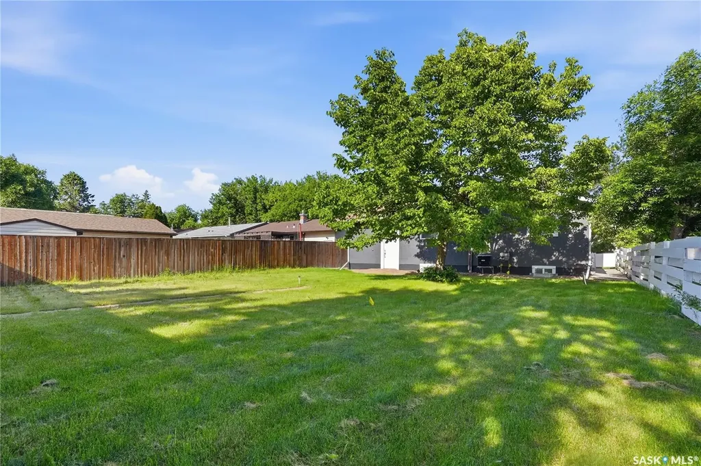 27 Walker Crescent Saskatoon SK S7L 4H7
