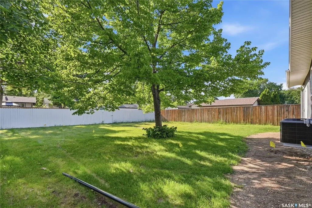 27 Walker Crescent Saskatoon SK S7L 4H7