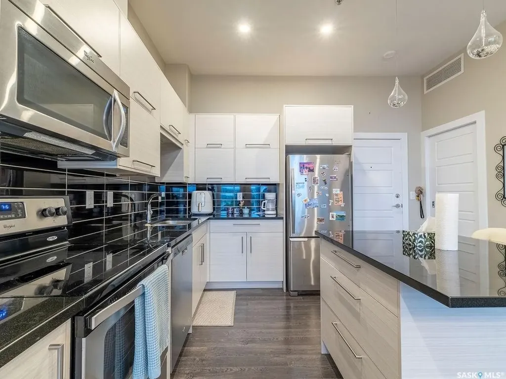 502 Perehudoff Crescent Saskatoon SK S7N 0T6
