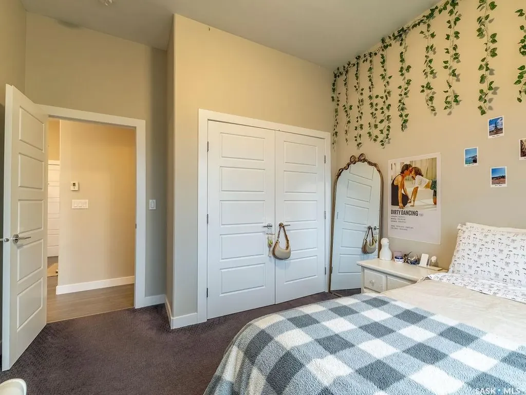 502 Perehudoff Crescent Saskatoon SK S7N 0T6