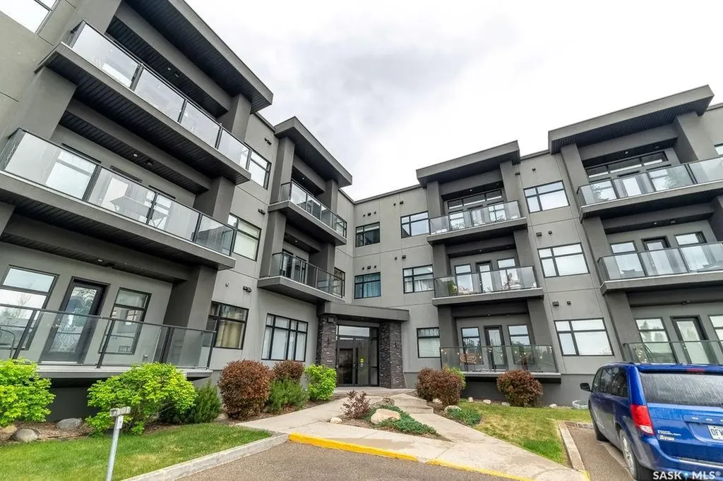 502 Perehudoff Crescent Saskatoon SK S7N 0T6