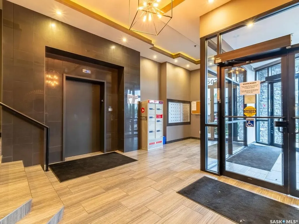 502 Perehudoff Crescent Saskatoon SK S7N 0T6