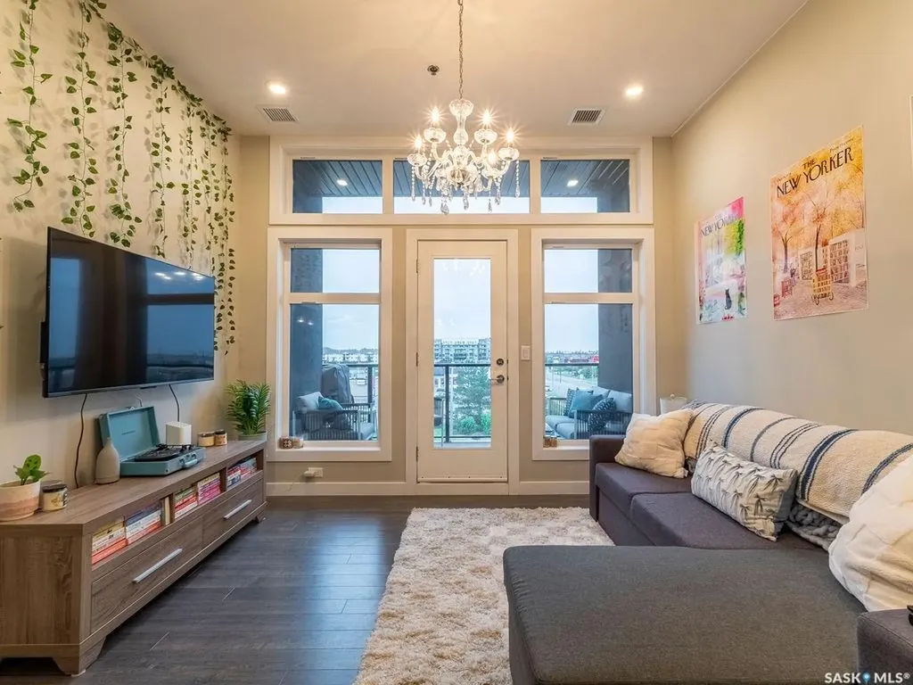 502 Perehudoff Crescent Saskatoon SK S7N 0T6