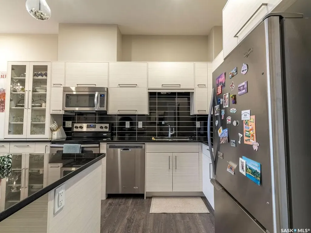 502 Perehudoff Crescent Saskatoon SK S7N 0T6