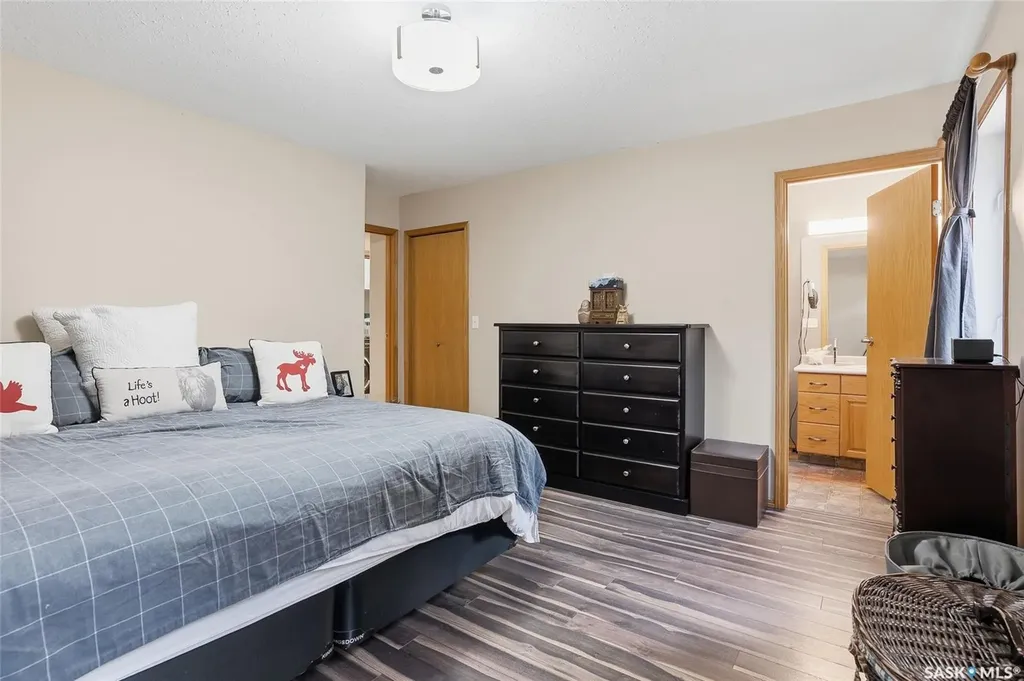 130 Strumm Terrace Saskatoon SK S7M 5V4