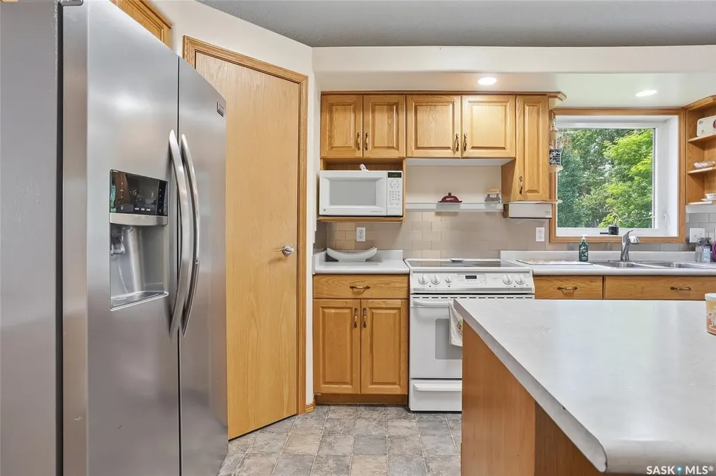 130 Strumm Terrace Saskatoon SK S7M 5V4