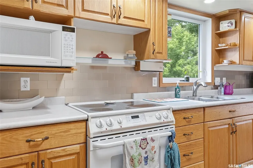 130 Strumm Terrace Saskatoon SK S7M 5V4
