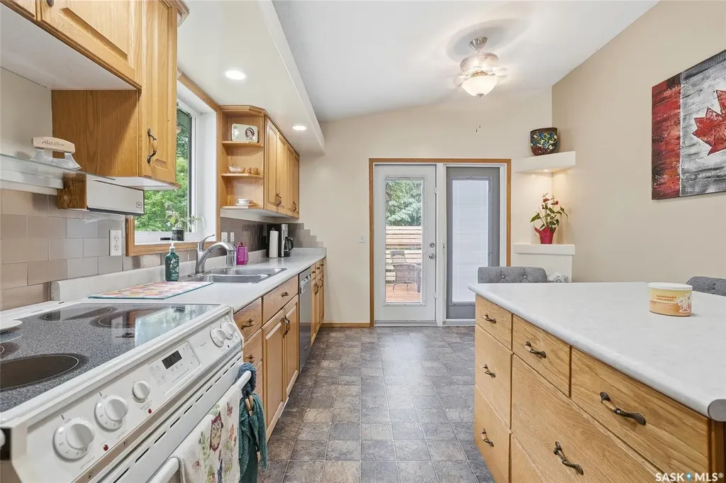130 Strumm Terrace Saskatoon SK S7M 5V4