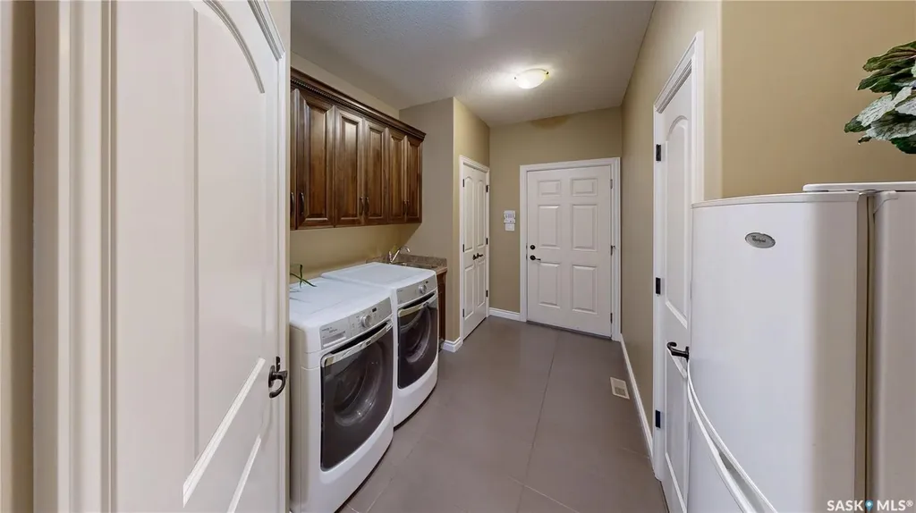 6064 Wascana Court Way Regina SK S4V 3E6