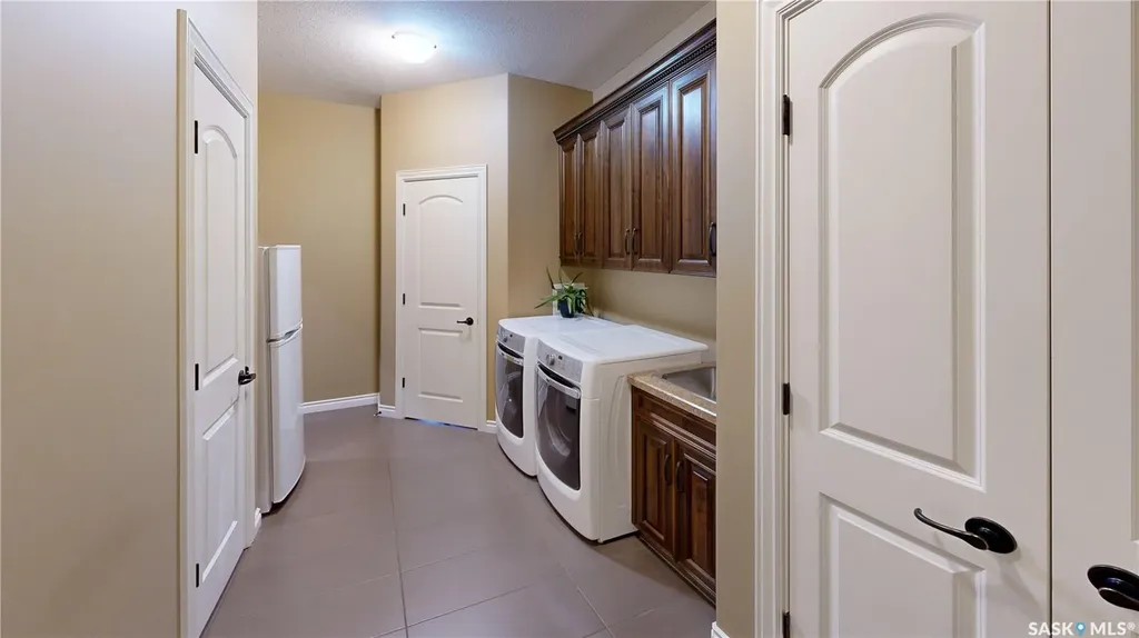 6064 Wascana Court Way Regina SK S4V 3E6