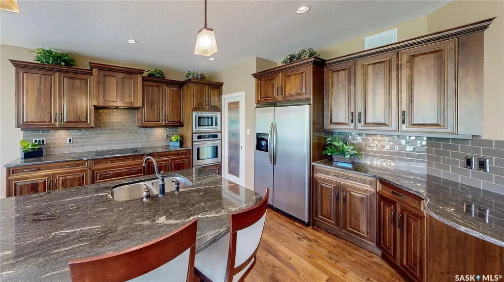 6064 Wascana Court Way Regina SK S4V 3E6