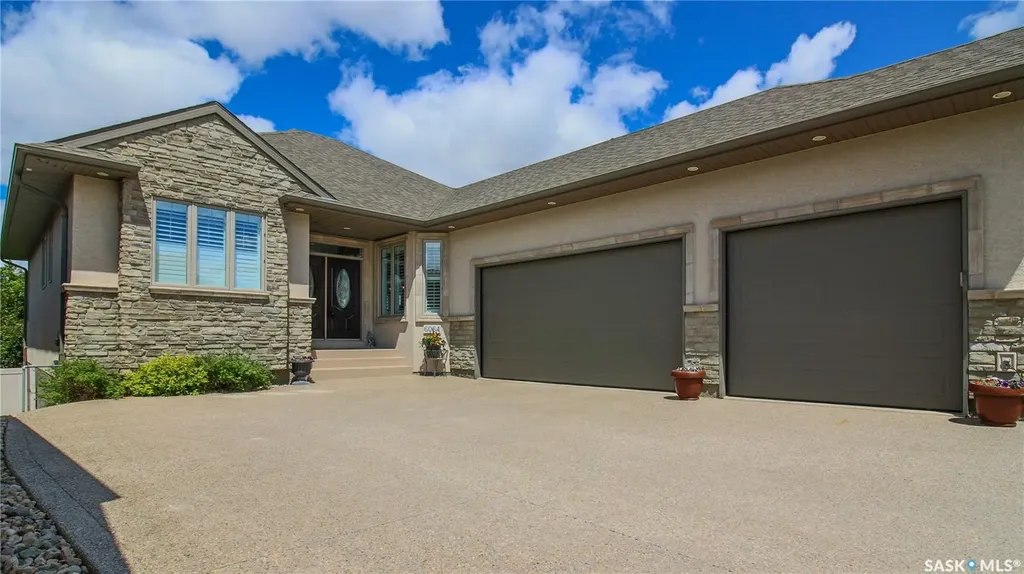 6064 Wascana Court Way Regina SK S4V 3E6