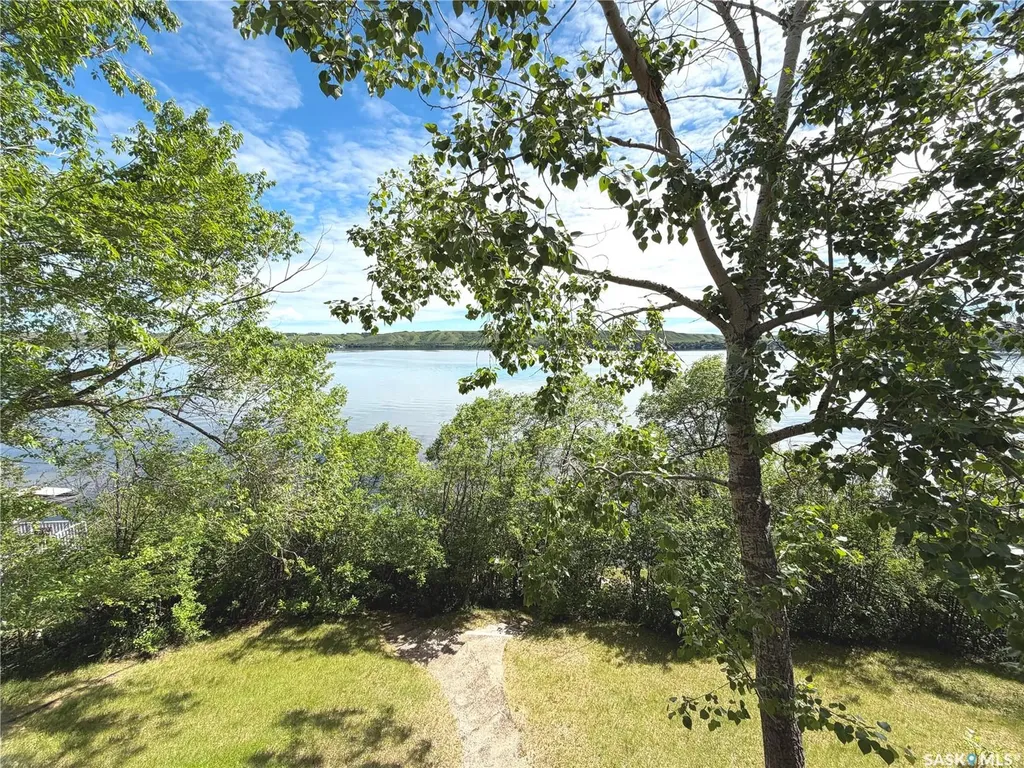 74 Taylor Street Katepwa Beach SK S0G 2K0