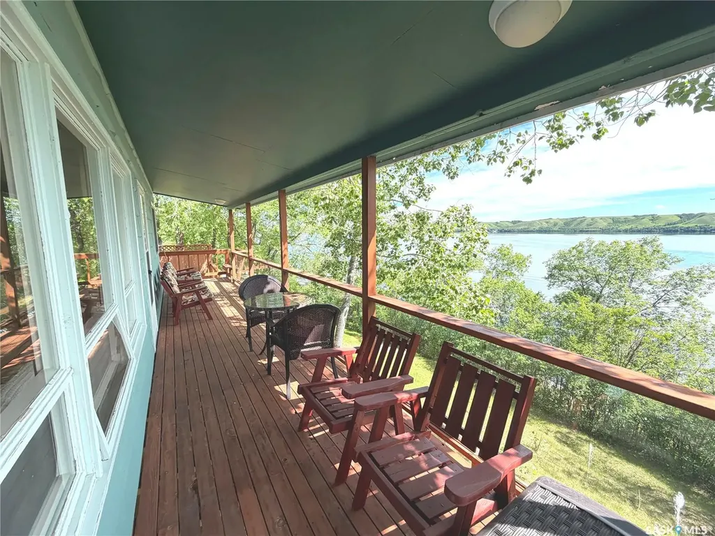 74 Taylor Street Katepwa Beach SK S0G 2K0