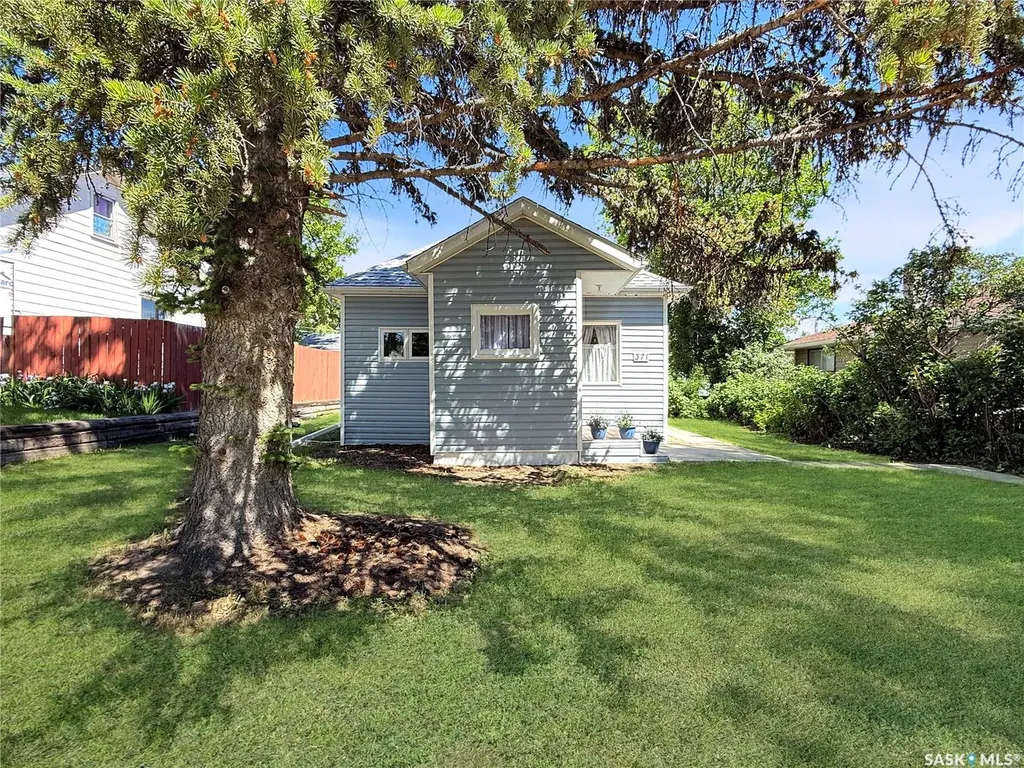 371 9th Avenue NW Swift Current SK S9H 1A8