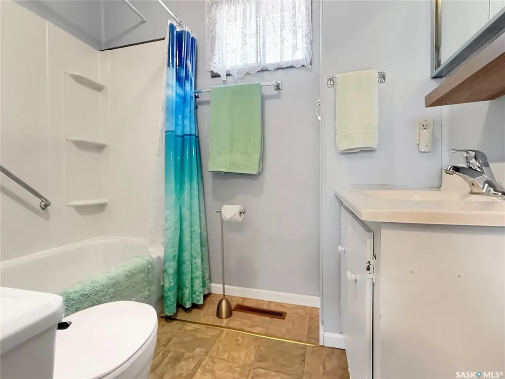 371 9th Avenue NW Swift Current SK S9H 1A8