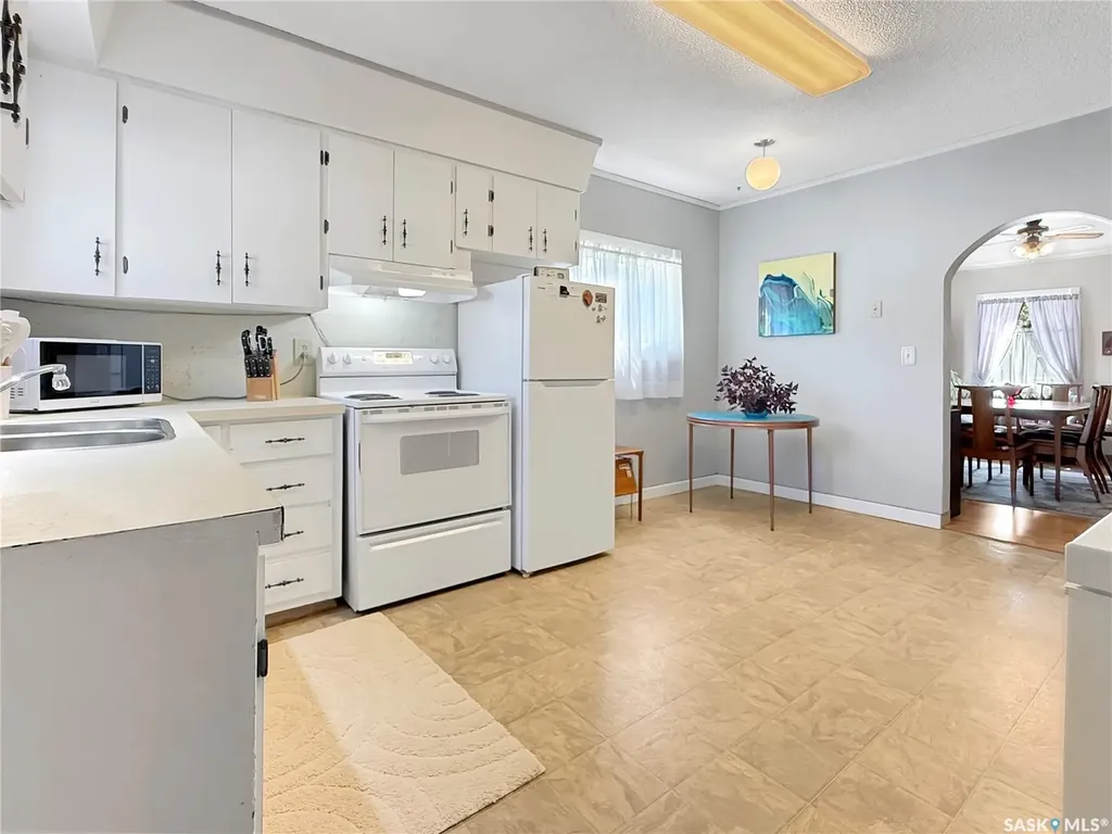 371 9th Avenue NW Swift Current SK S9H 1A8
