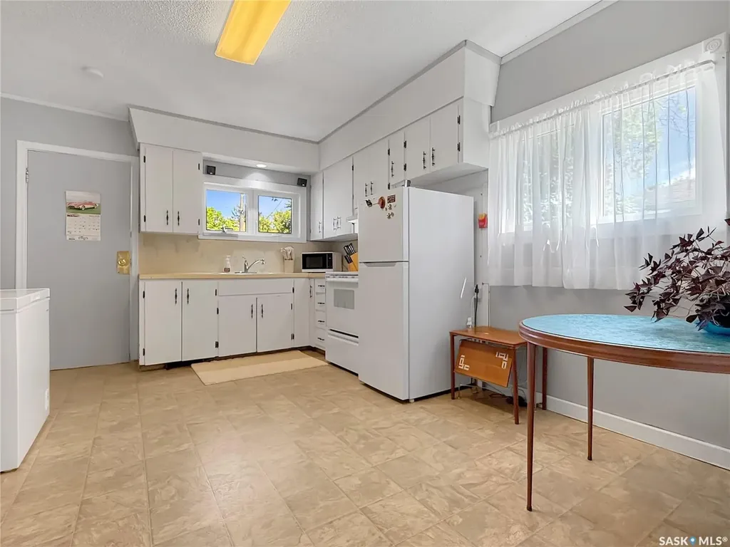 371 9th Avenue NW Swift Current SK S9H 1A8