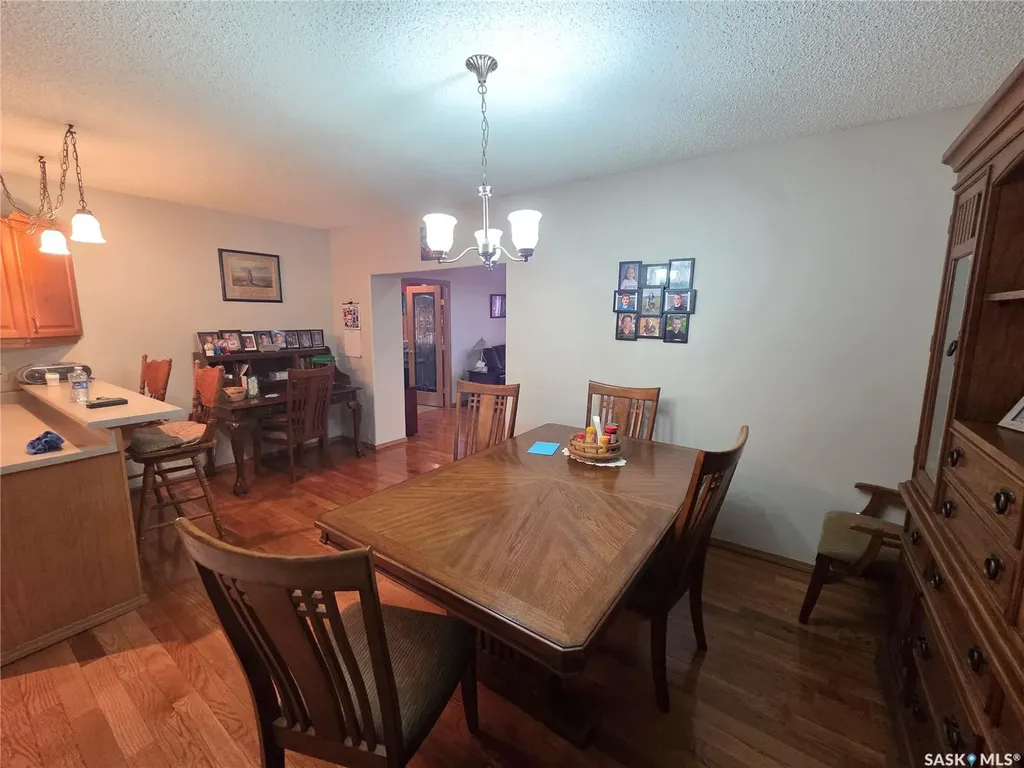 15 Adelaide Street Manor SK S0C 1R0