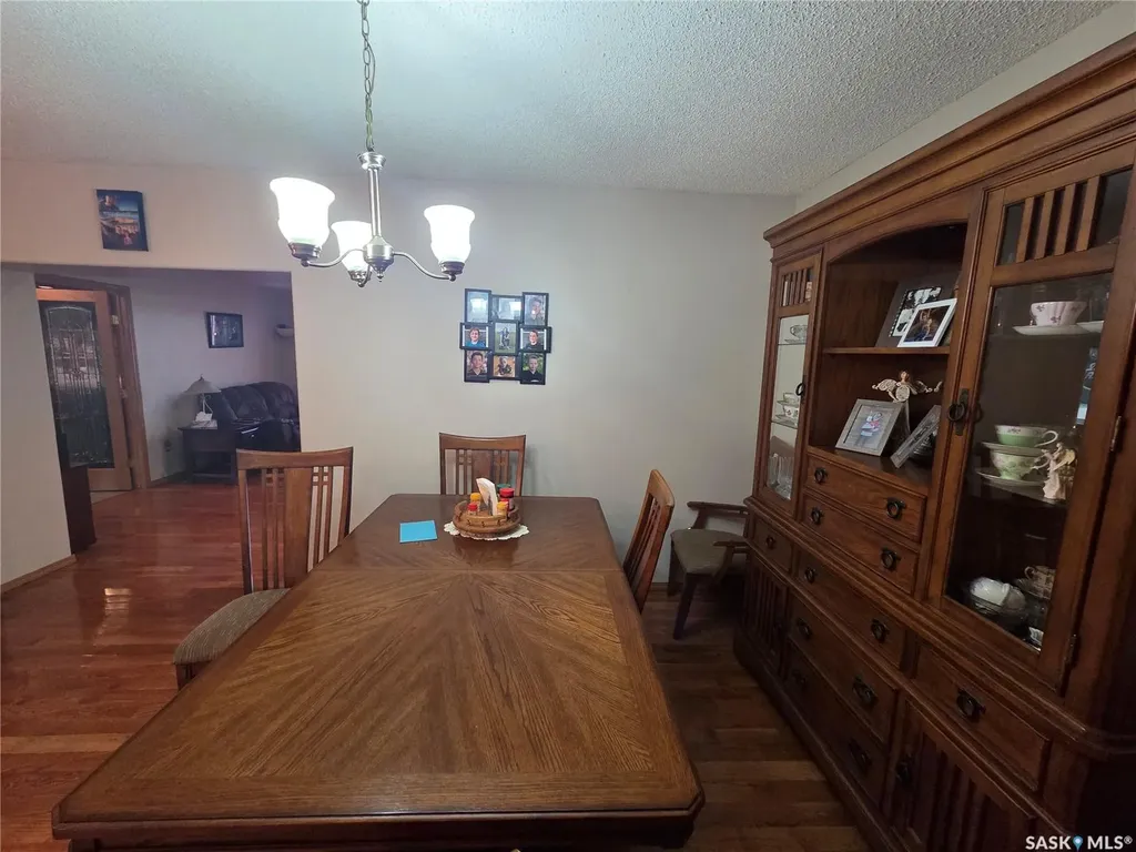 15 Adelaide Street Manor SK S0C 1R0
